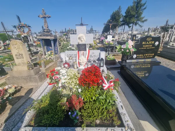 Beatificazione Ulma | La tomba degli Ulma nel cimitero di Markowa | AG / ACI Group