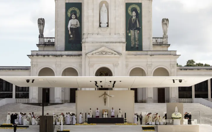 Papa Francesco durante la Messa a Fatima | Papa Francesco durante la Messa di canonizzazione di Francesco e Giacinta a Fatima, 13 maggio 2017  | LUSA