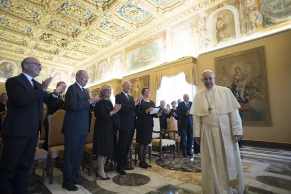 Papa Francesco incontra i benefattori della Guardia Svizzera Pontificia, Sala del Concistoro, 25 settembre 2017  / L'Osservatore Romano / ACI Group 