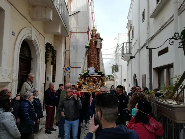 Alcune immagini della processione  |  | Confraternita Madonna del Carmine, Mottola 