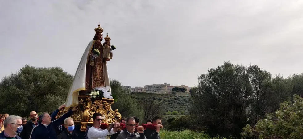 Alcune immagini della processione  |  | Confraternita Madonna del Carmine, Mottola 