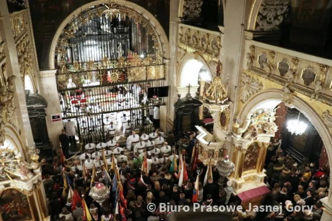 Giovani a Jasna Góra |  | Santuario di Jana Góra