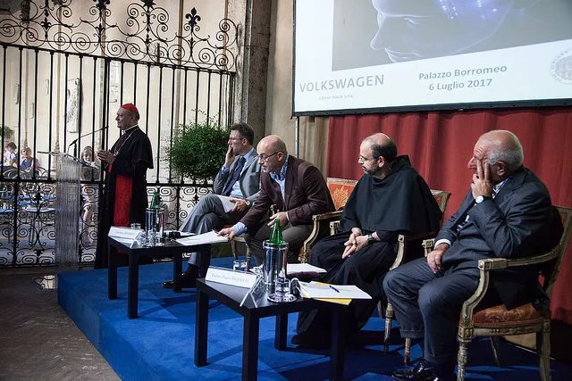 Il Cardinale Ravasi al Palazzo Borromeo | Un momento dell'incontro di Palazzo Borromeo dedicato all'intelligenza artificiale | Il Cortile dei Gentili 