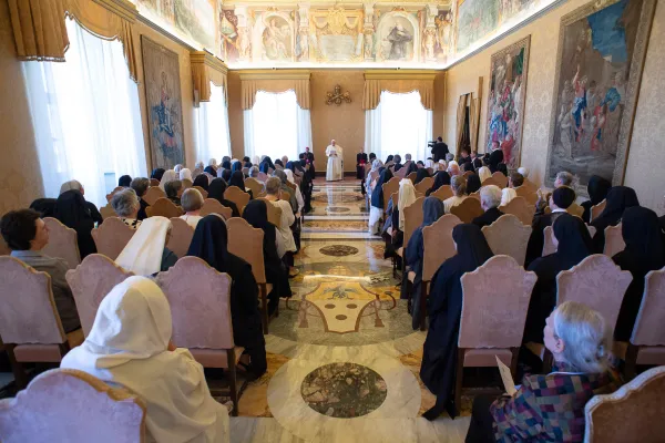 Papa Francesco incontra le partecipanti al Simposio dell'Unione Internazionale delle Benedettine, Sala del Concistoro, Palazzo Apostolico Vaticano, 8 settembre 2018 / Vatican Media / ACI Group