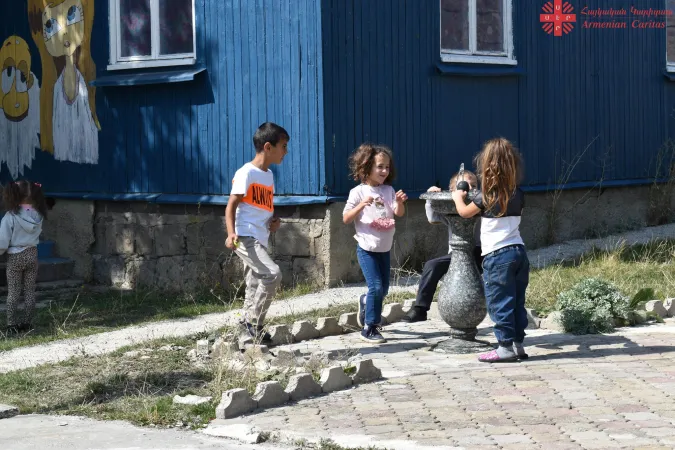 Dal 27 settembre Caritas Armenia accoglie gli armeni sfollatu dal Nagorno Karabakh  nel campo 