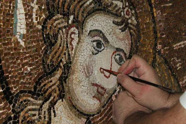 Un dettaglio del restauro dei mosaici della Natività |  | Piacenti 