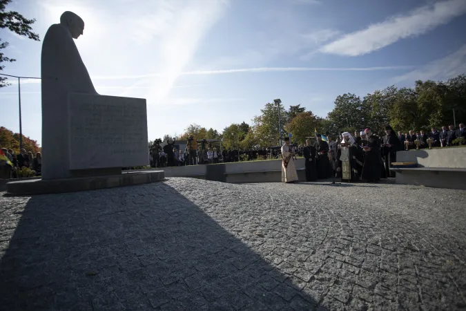 Monumento Beato Kovch | Un momento dell'inaugurazione del monumento al Beato Kovch | Chiesa Greco Cattolica Ucraina 