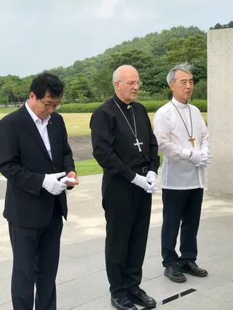 Il nunzio in preghiera al jejupark43 |  | Diocesi di Cheju