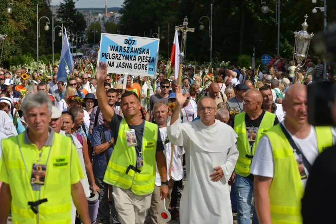 I pellegrini verso Jasna Góra |  | Episcopato Polacco 