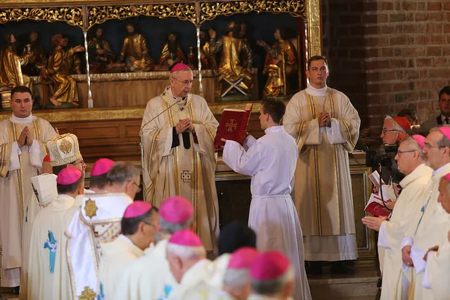 Arcivescovo Gadecki | L'arcivescovo Gadecki durante la Messa conclusiva dell'assise CCEE a Poznan, 16 settembre 2018 | Episkopat News 