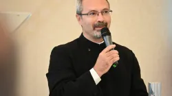 Padre Barta in un momento della conferenza / Diocesi di Oradea