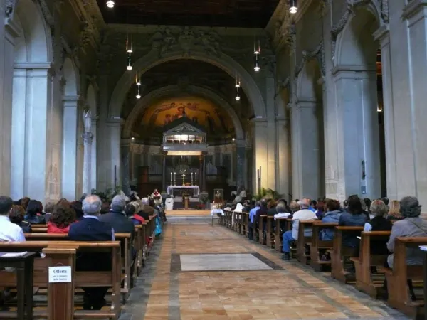 L'interno della basilica  |  | FB