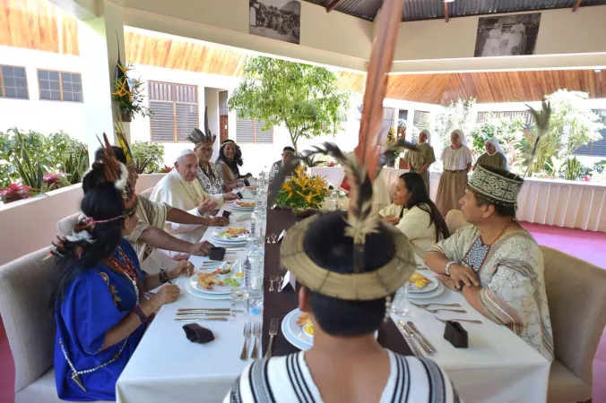 Il Pranzo del Papa con gli indigeni  |  | Vatican Media 