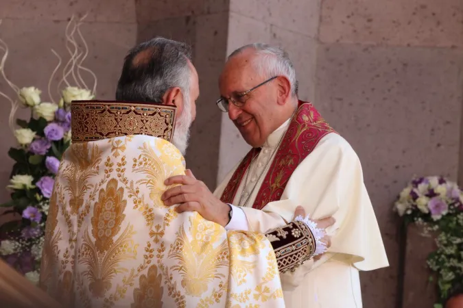 Papa Francesco e il Catolichos Karekin I |  | Ed Pentin/ CNA