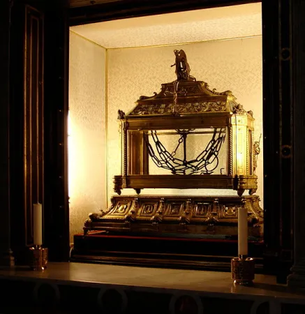 Il reliquiario con le catene di San Pietro  |  | commons.wikimedia