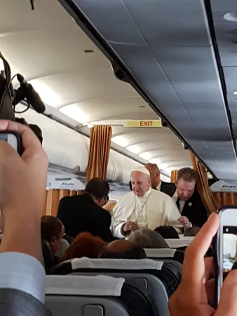 Papa Francesco in aereo |  | Hannah Brockhaus