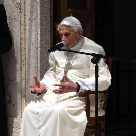 Una foto recente di Benedetto XVI |  | FB/ Fondazione Ratzinger