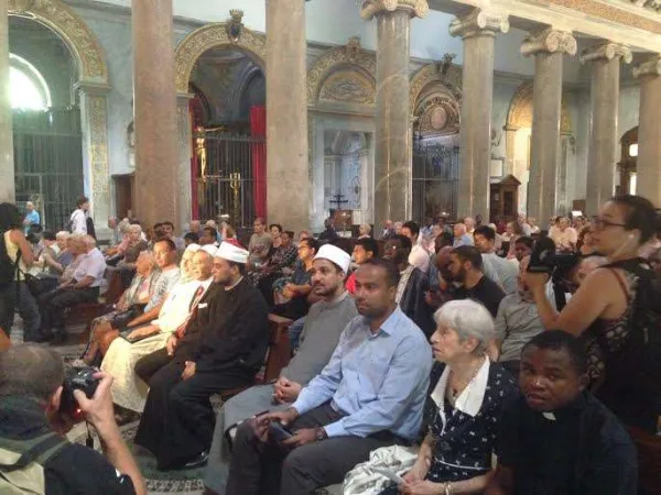 La comunità islamica in prima fila presso la Chiesa di Santa Maria in Trastevere |  | VG; ACI STAMPA