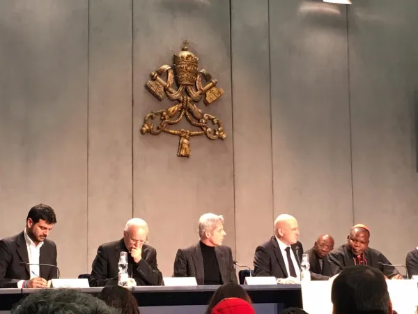 Conferenza stampa "AVRAI" |  | VG, ACI Stampa