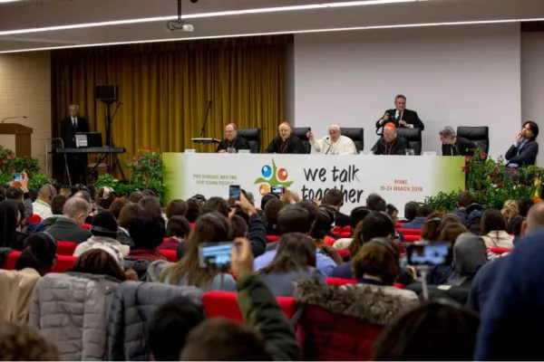 Papa Francesco durante il pre-sinodo dei giovani / Daniel Ibanez / ACI Group