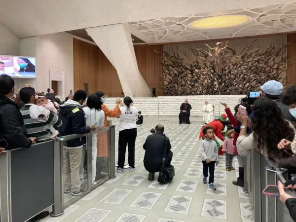 Papa Francesco, Dispensario Santa Marta | Papa Francesco nell'incontro dello scorso anno con i bambini assistiti dal Dispensario di Santa Marta | VG / ACI Group