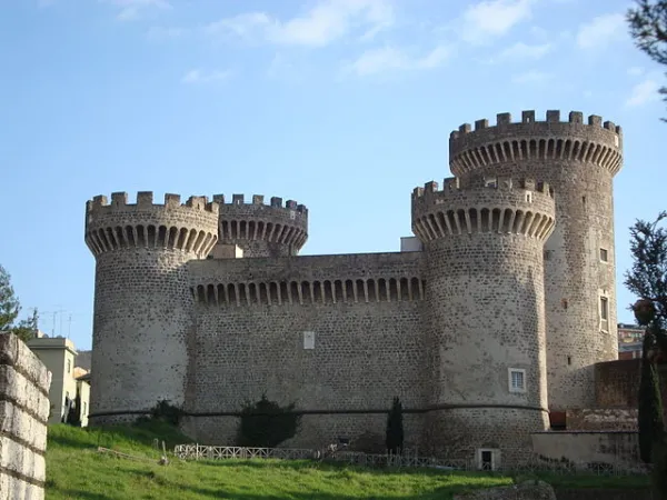 La Rocca Pia a Tivoli  |  | Wikipedia