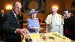 Il principe Filippo, la Regina Elisabetta e Papa Francesco nel 2014 / Pinterest