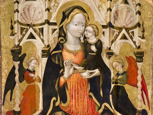 Pittore del Girfalco (Lorenzo di Ugolino?), attivo nel secondo e terzo quarto del XV secolo, Madonna col Bambino in trono e due angeli adoranti, 1445- | Pittore del Girfalco (Lorenzo di Ugolino?), attivo nel secondo e terzo quarto del XV secolo, Madonna col Bambino in trono e due angeli adoranti, 1445-50 circa ,Tempera e oro su tavola, Fermo, Pinacoteca civica dalla Chiesa di San Domenico | Mostrare le Marche