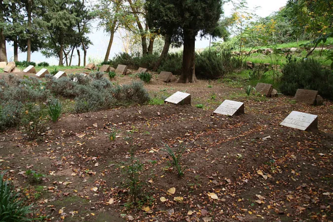 Il cimitero del monastero di Tibhirine |  | Wikipedia pubblico dominio