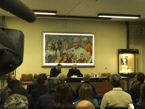 La conferenza stampa del Segretario della CEI  |  | AA