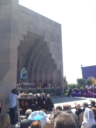 La Divina Liturgia a Etchmiadzin |  | Edward Pentin Aci Group