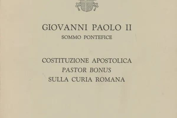 La copertina della Costituzione Apostolica Pastor Bonus di San Giovanni Paolo II  / PD