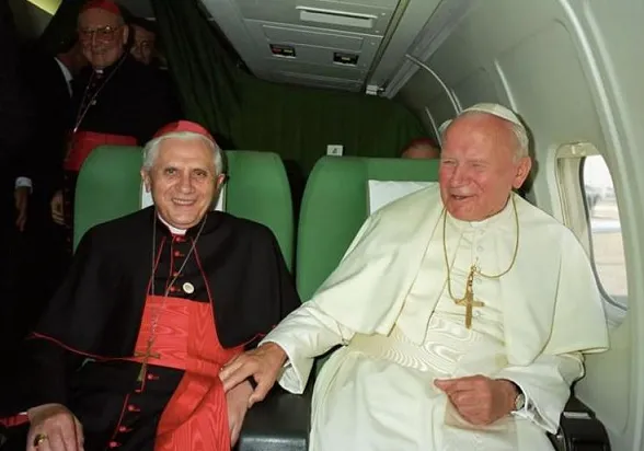 Il Cardinale Ratzinger con Giovanni Paolo II |  | Fondazione Vaticana Joseph Ratzinger