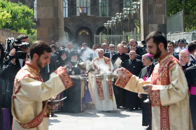 Il Papa ad Echmiadzin |  | Osservatore Romano