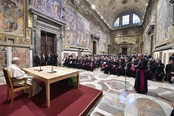 Papa Francesco incontra i missionari della Misericordia, Sala Regia, Palazzo Apostolico Vaticano 10 aprile 2018 / Vatican Media / ACI Group