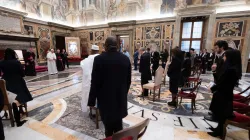 Papa Francesco durante l'udienza con gli ambasciatori di Seychelles, Mali, Andorra, Kenya, Lettonia, Niger che hanno presentato le loro lettere credenziali, Palazzo Apostolico Vaticano, 19 dicembre 2019 / Vatican Media / ACI Group 