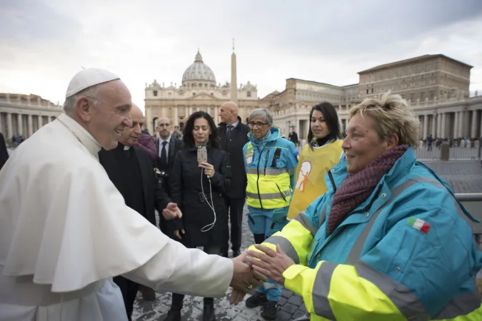 La visita a sorpresa del Papa |  | L'Osservatore Romano - ACI Group