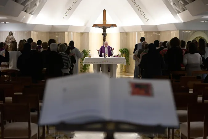 Papa Francesco a Santa Marta | Papa Francesco durante la Messa di Santa Marta, 12 marzo 2018 | Vatican Media / ACI Group