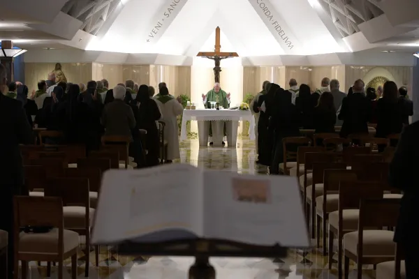 Papa Francesco durante una delle messe mattutine a Santa Marta / Vatican Media / ACI Group