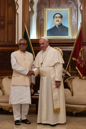 Papa Francesco in Bangladesh | Papa Francesco incontra il presidente del Bangladesh Habdul Hamid, Palazzo Presidenziale di Dhaka, 30 novembre 2017 | L'Osservatore Romano / ACI Group