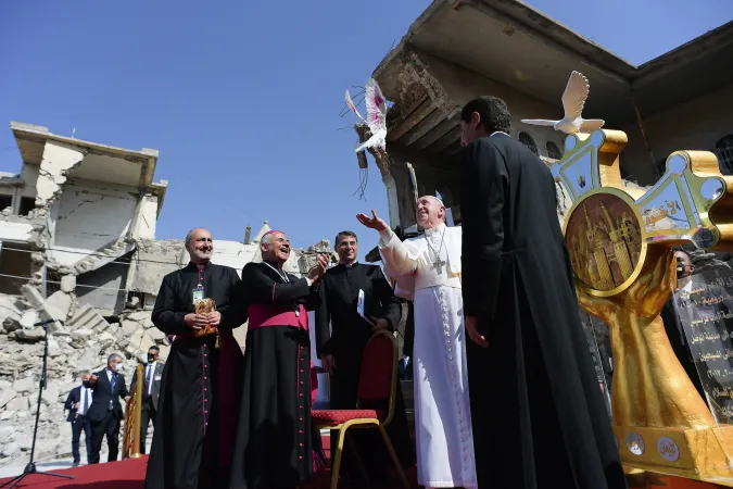 Papa Francesco al termine della  Preghiera di Suffragio per le vittime della guerra a Mosul il 7 marzo 2021 |  | Vatican Media - Aci Group