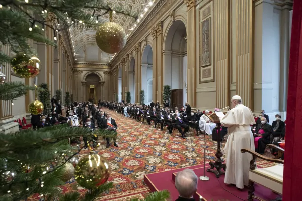 Papa Francesco durante il discorso al Corpo Diplomatico, Aula delle Benedizioni, 10 gennaio 2022 / Vatican Media / ACI Group