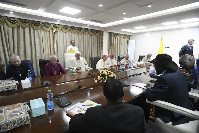 Papa Francesco, Giuba | Papa Francesco nell'incontro bilaterale con il presidente Salva Kiir, prima del discorso alle autorità diplomatiche, Giuba, Sud Sudan, 3 febbraio 2023 | Vatican Media / ACI Group