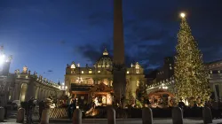 Albero e Presepe in piazza San Pietro, 5 dicembre 2019 / Vatican Media / ACI Group