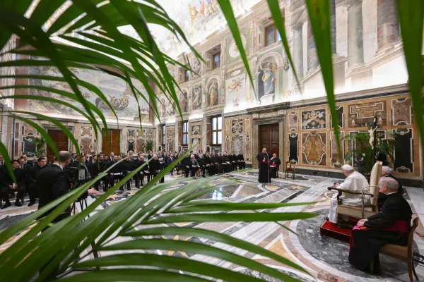 Papa Francesco nell'udienza con il seminario St. Mary della diocesi di Cleveland (USA), 6 marzo 2023 / Vatican Media / ACI Group