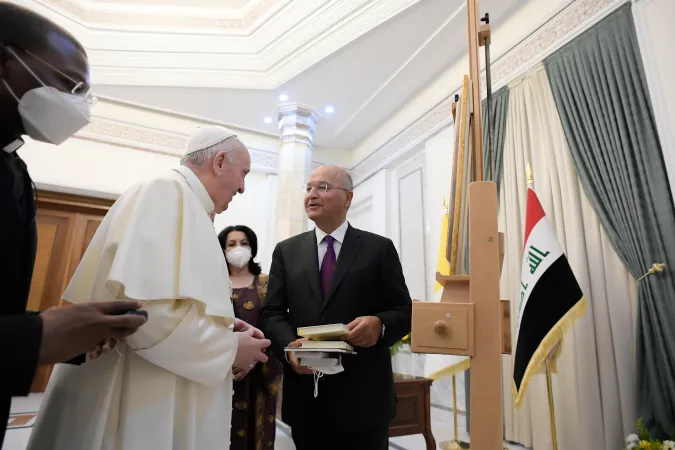 Papa Francesco in Iraq | Papa Francesco durante la visita di cortesia al presidente Salih, Baghdad, 5 marzo 2021 | Vatican Media / ACI Group