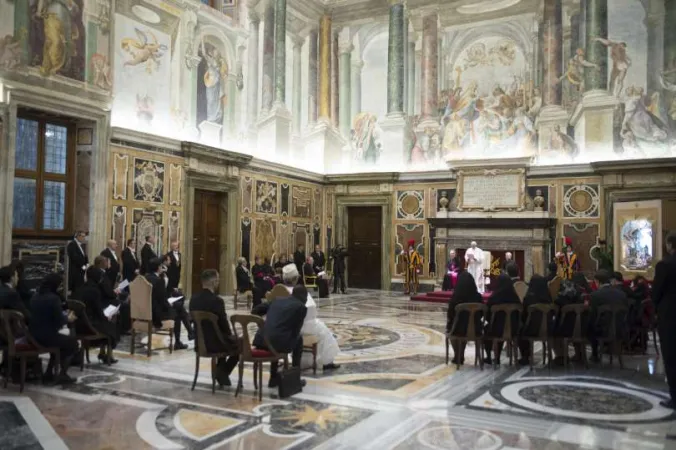 Papa Francesco | Papa Francesco in un passato incontro con i nuovi ambasciatori accreditati presso la Santa Sede  | Vatican Media / ACI Group