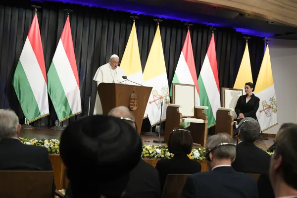 Papa Francesco all'incontro con le autorità, Budapest, 28 aprile 2023 / Vatican Media / ACI Group