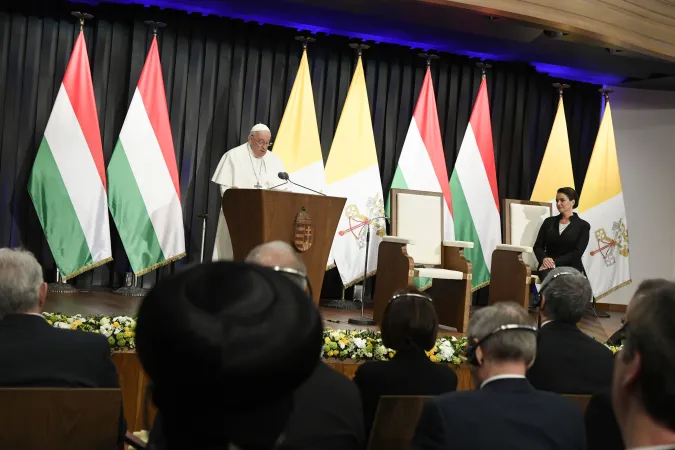 Papa Francesco in Ungheria | Papa Francesco all'incontro con le autorità, Budapest, 28 aprile 2023 | Vatican Media / ACI Group