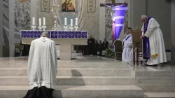 Papa Francesco celebra la liturgia penitenziale nella chiesa di Santa Maria delle Grazie al Trionfale, Roma, 17 marzo 2023 / Vatican Media / ACI Group